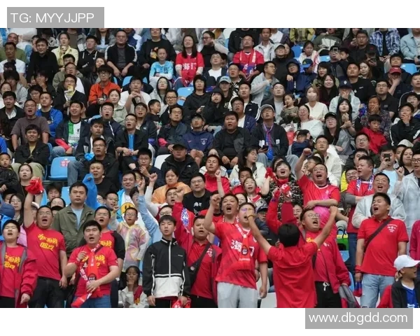 泰州足球奇迹诞生苏超历史上首支黑马夺冠球队